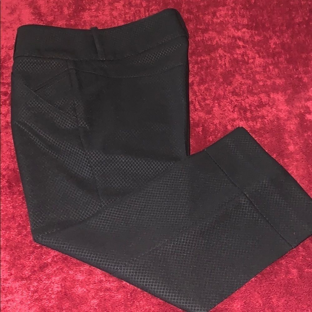 Bebe cuffed capri’s